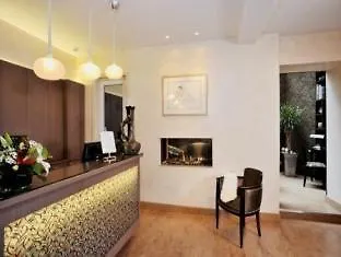 ****  Hotel Des Champs-Elysees Paris France