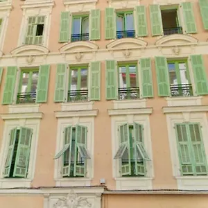 https://holiday-apartment-nice.fr-provencehotel.com