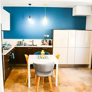 https://le-sureau.fr-provencehotel.com