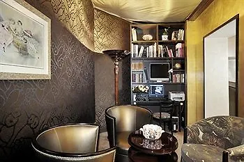 Hotel Des Champs-Elysees Paris